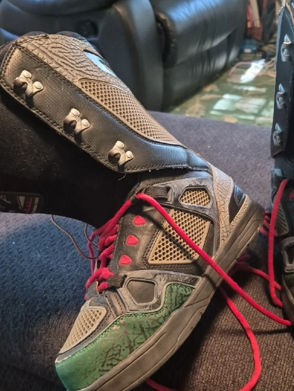 Women’s Black and Green Winter Boots with Pink Laces